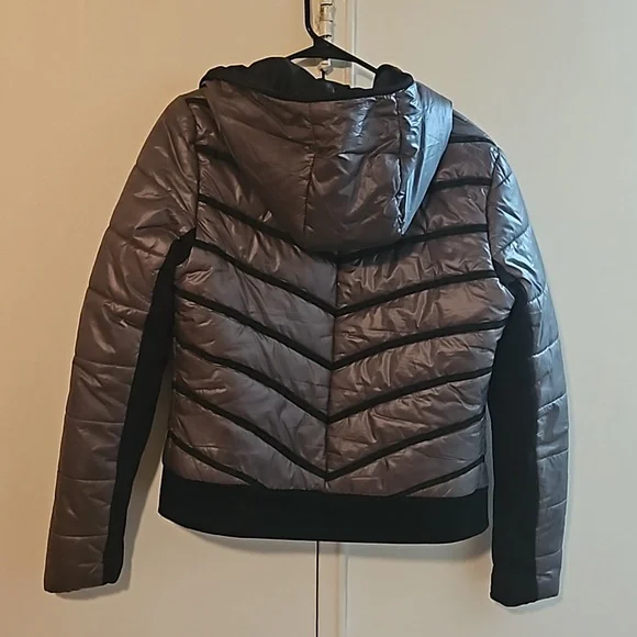 Guess bomber jacket - Picture 7 of 9